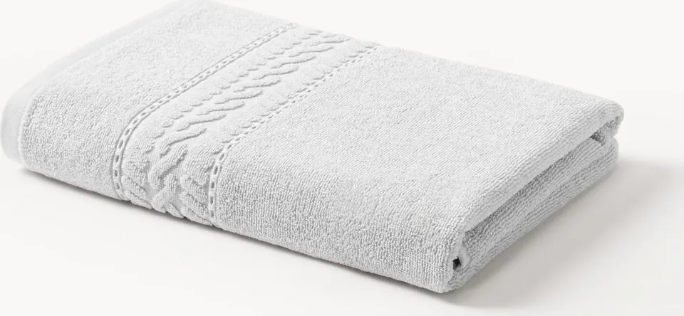 Duschtuch Cordelia in hochwertiger Baumwolle, weich und saugfähig, ideal für das Badezimmer, elegante und moderne Designs, perfekte Größe für Duschen und Wellness.