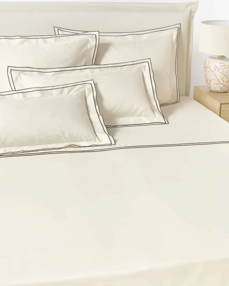 Baumwollsatin Betttuch Carlotta B 240 x L 280 weiches und hochwertiges Bettlaken aus Baumwollsatin in Größe 240 x 280 cm ideal für gemütlichen Schlaf