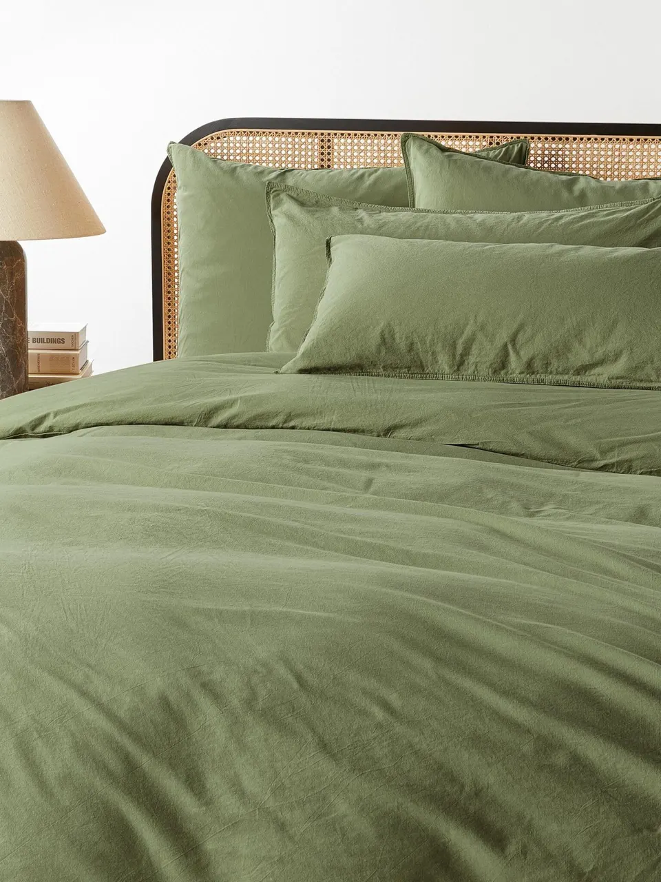 Bettwäsche Set 4-teilig in den Maßen 240x220 cm, 40x80 cm und 80x80 cm für ein komfortables und stilvolles Schlafzimmer