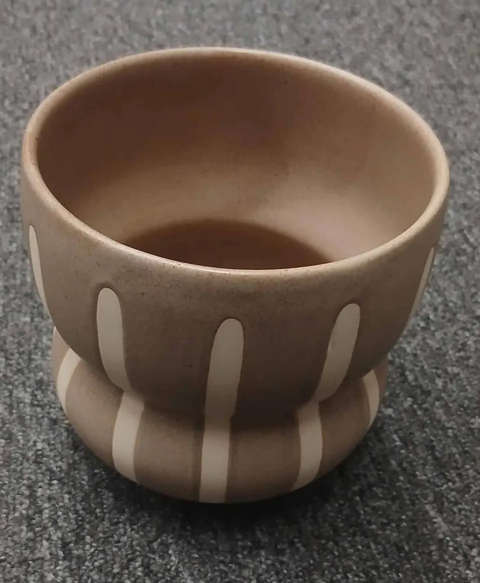 Moderner Übertopf Jerry aus Keramik in elegantem Design für Zimmerpflanzen