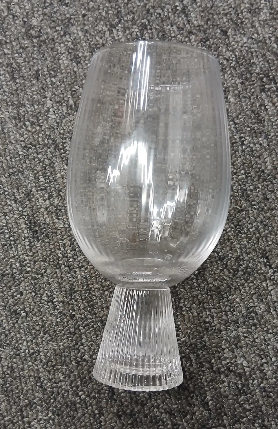 Bierglas Exquisite edles Kristallglas für Bier mit feinem Schliff und stilvollem Design