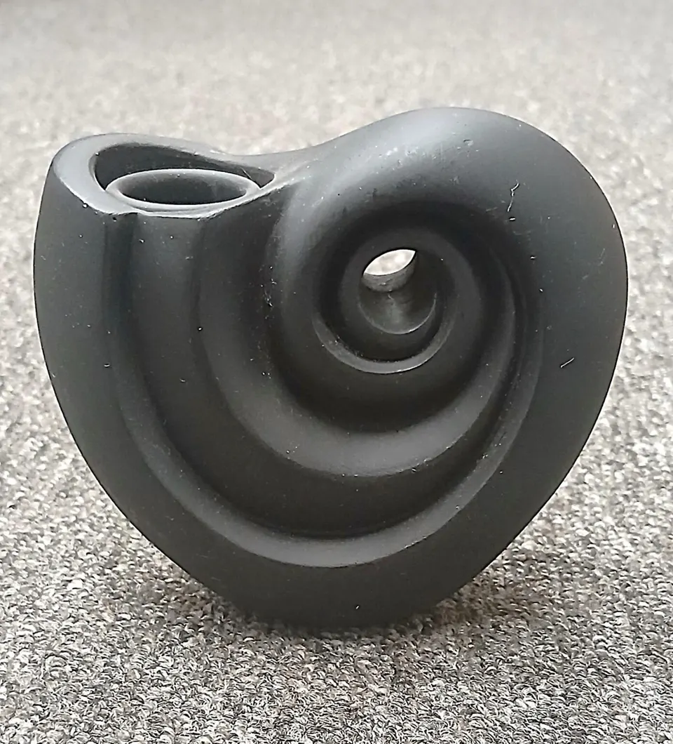 Kerzenschnecke Schwarz aus Metall elegant dekorative Kerzenhalter spiralförmig