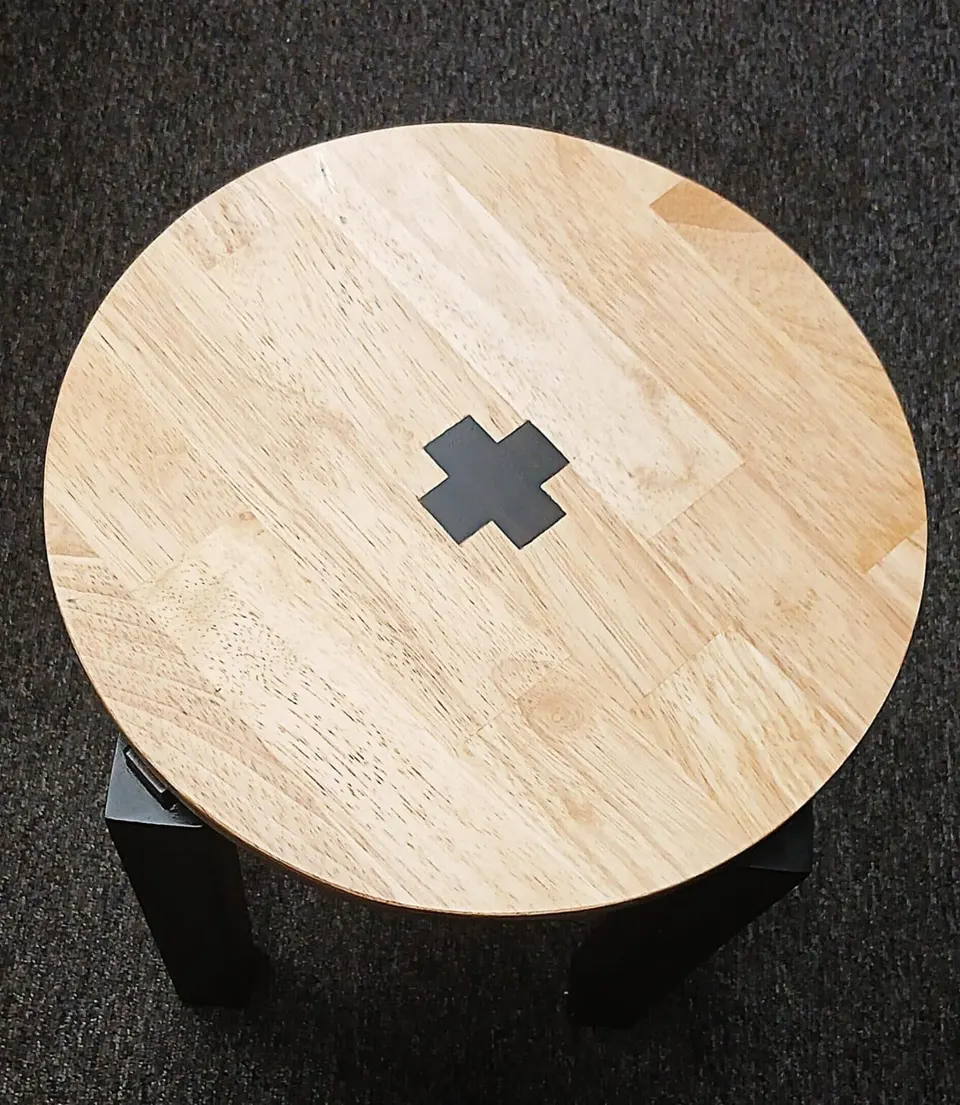 Hocker Holz – Ansicht 2