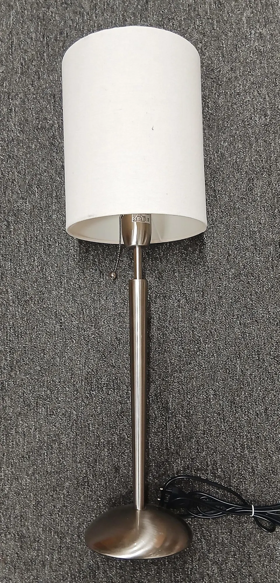 Tischlampenfuß Nico aus Metall in modernem Design für stilvolle Tischlampenbeleuchtung
