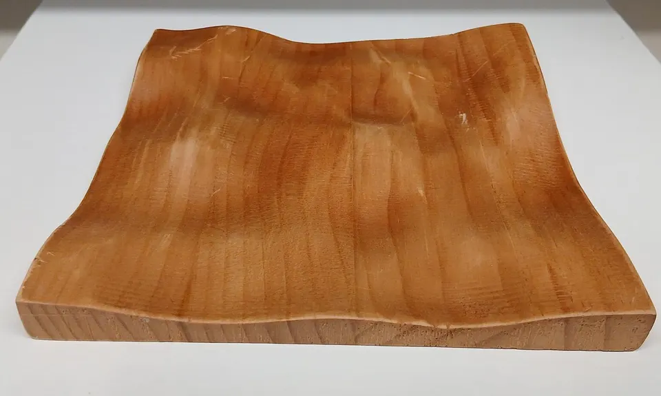 Ablage Wave moderne Wandablage aus Holz mit kurvigem Design für stilvolle Raumnutzung